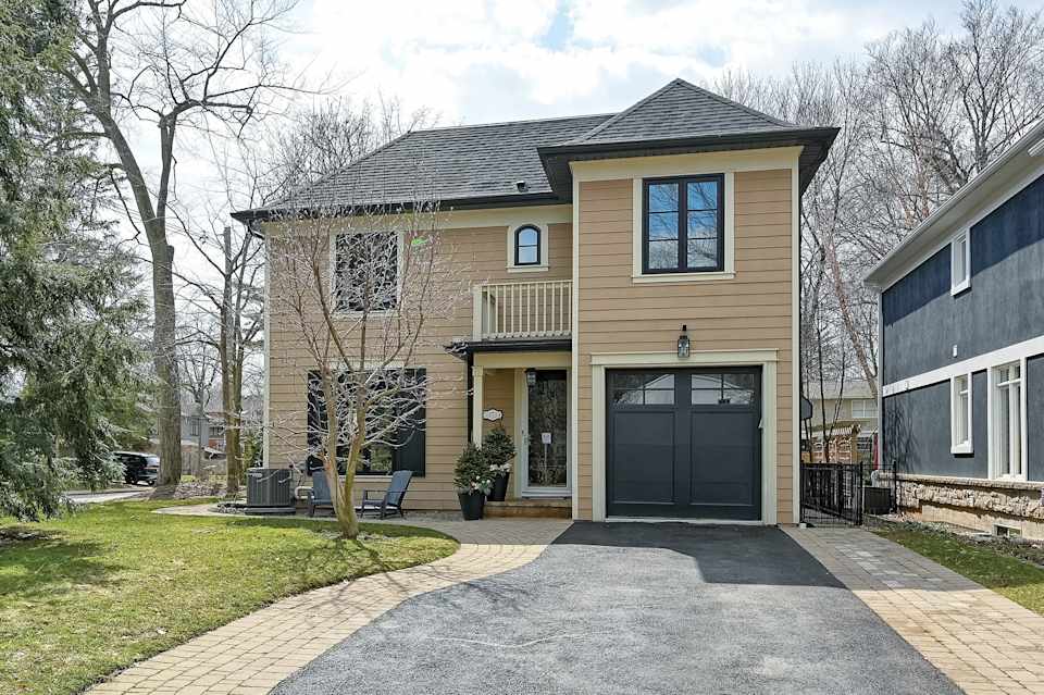 370 Watson Avenue Oakville, ON L6J 2B4 Goodale Miller Team