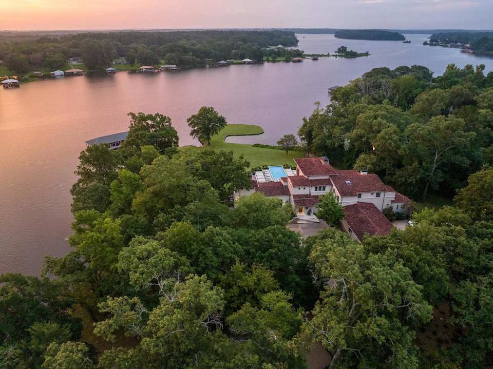Luxury Living on Lake Tyler Amy Egaña Group