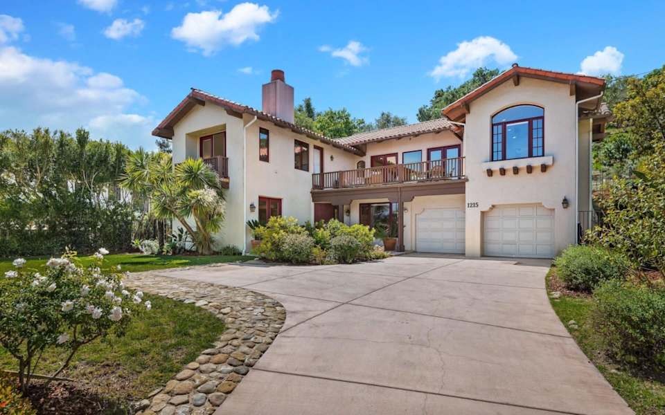 How To Handle Multiple Offers for Your UltraLuxury Property