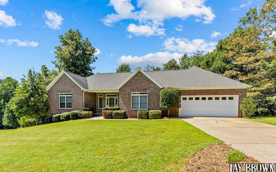 4305 Cottingham Drive Jay Brown, Realtors® Catawba Valley Real