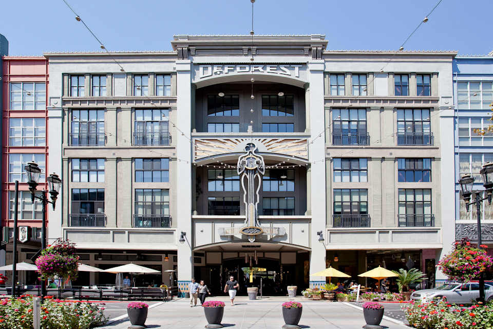 Neighborhood De Forest Santana Row Condos