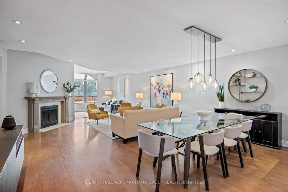 PENTHOUSE ON THE FINANCIAL DISTRICT | Toronto Real Estate | Penthouse Queen