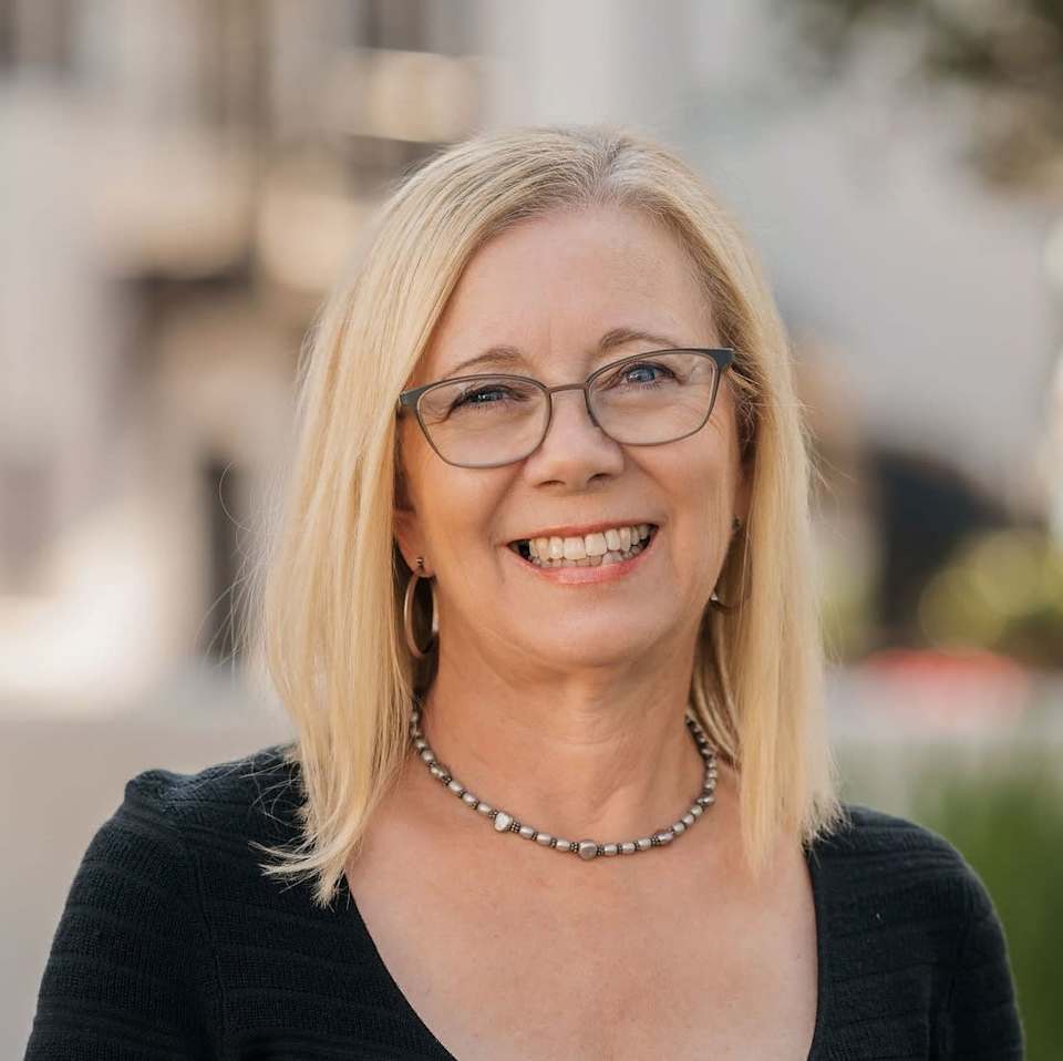 Meet Beth Christie - Local Insight Realty