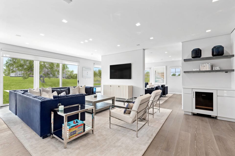 5 Agnew Avenue Montauk, NY 11954 6 Beds, 7.5 Baths BeemHamptons