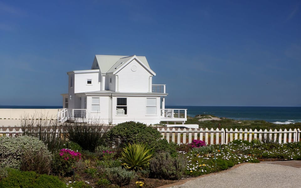 Hyannis Port, Cape Cod, MA Guide & Data Robert B. Kinlin
