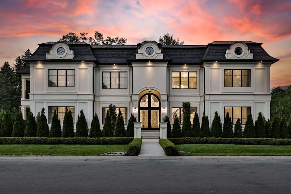 141 Woodview Crescent, Ancaster, ON Canada