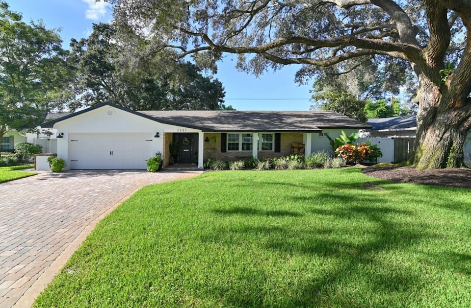 2231 GILLIS COURT The McKee Group Orlando Real Estate Agents