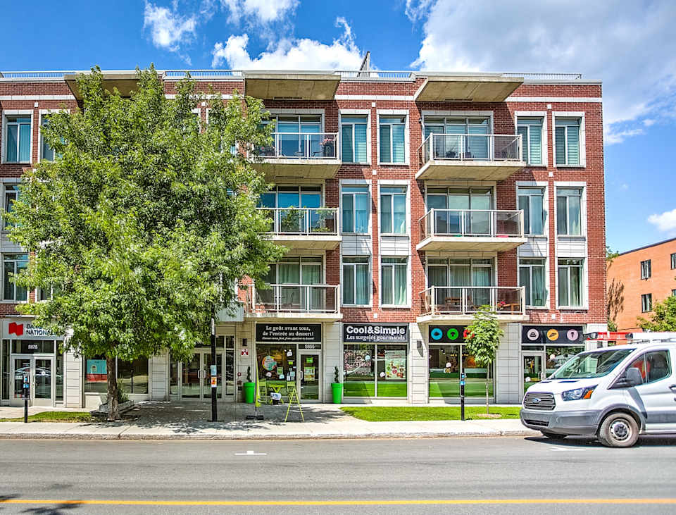5865 Av. de Monkland, Apt. 302 Monique Assouline Montreal Real Estate Agent