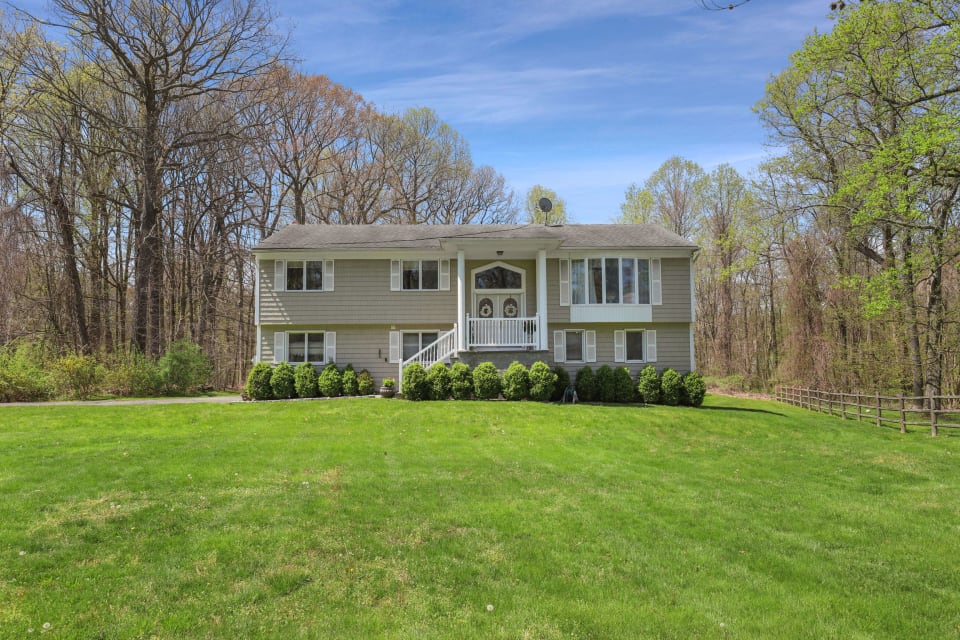 35 Limestone Road, Armonk NY Brian Milton Compass Luxury Real