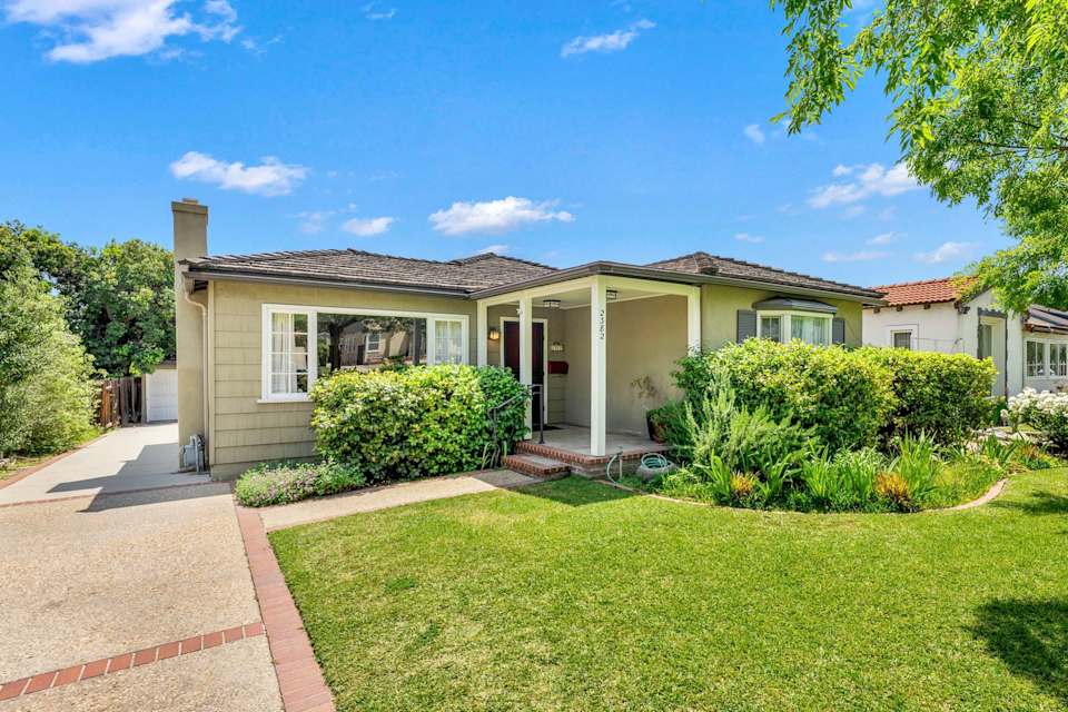 2382 Loma Vista Street