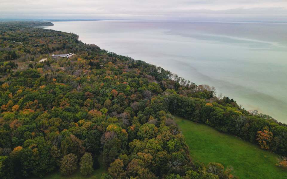 Fox Point Neighborhood Guide