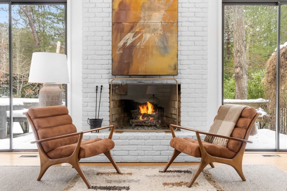 222 Buckskill Rd East Hampton, NY The Mackay Dixon Team