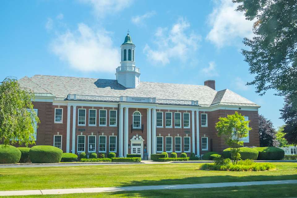 Bridgehampton Neighborhood Guide