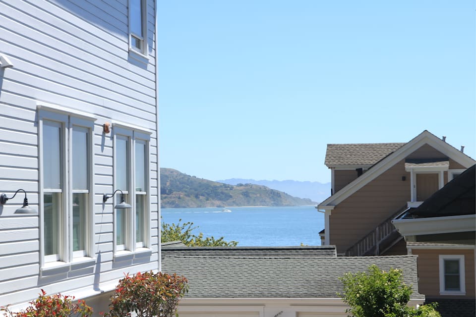 Reasons To Sell Your House Before the New Year