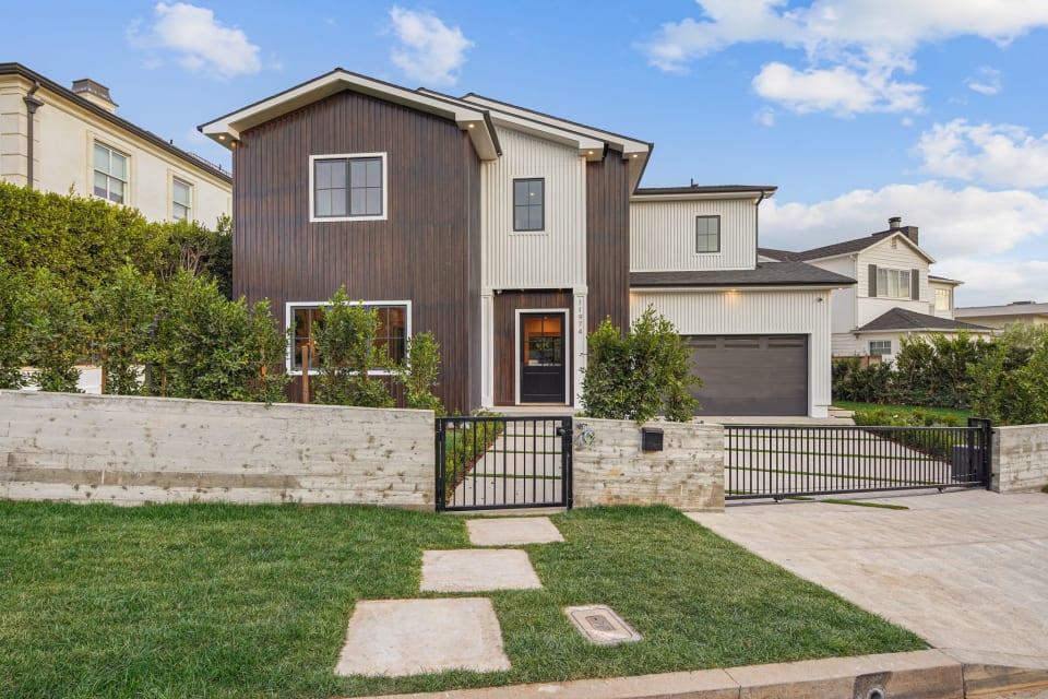 11974 Foxboro Dr Los Angeles, CA 90049 Stacy White Stacy White