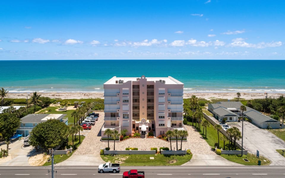 Coral Reef Oceanfront Condos Condos by Building Carpenter Kessel