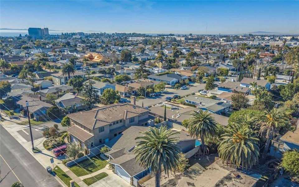 Costa Mesa WaveCrest Real Estate