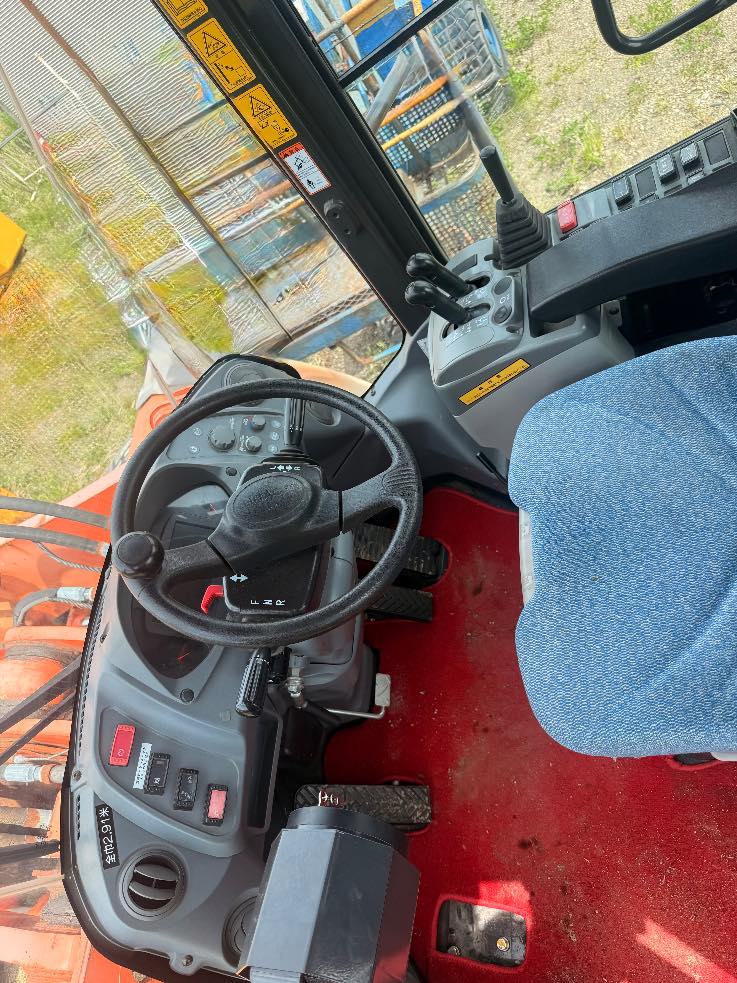 HITACHI ZW220 画像 6