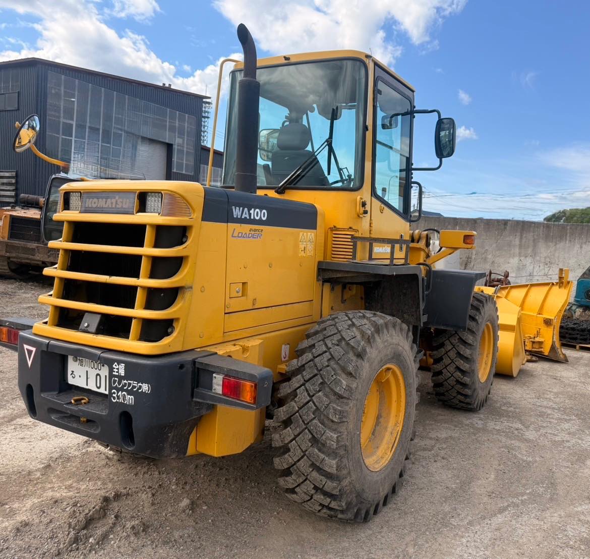 KOMATSU WA100-3 画像 2