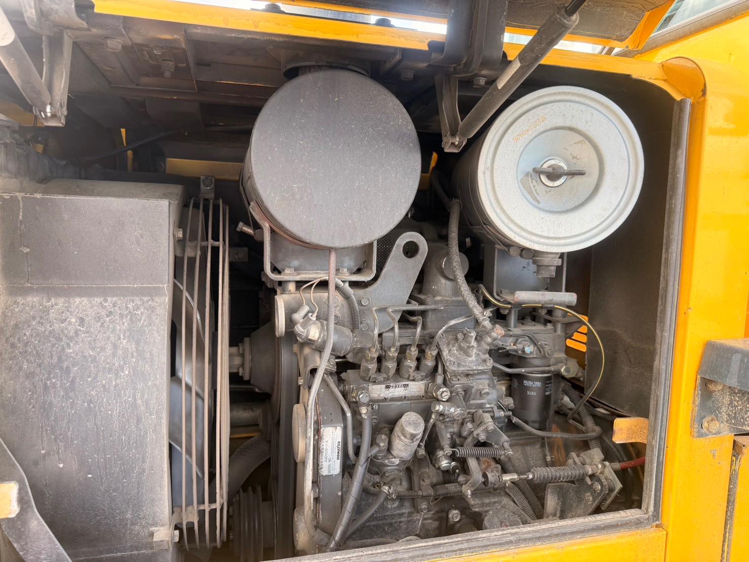 KOMATSU WA100-3 画像 14