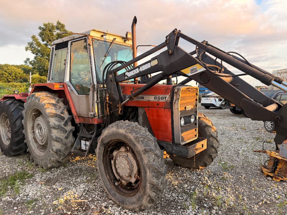 Massey Ferguson 698T