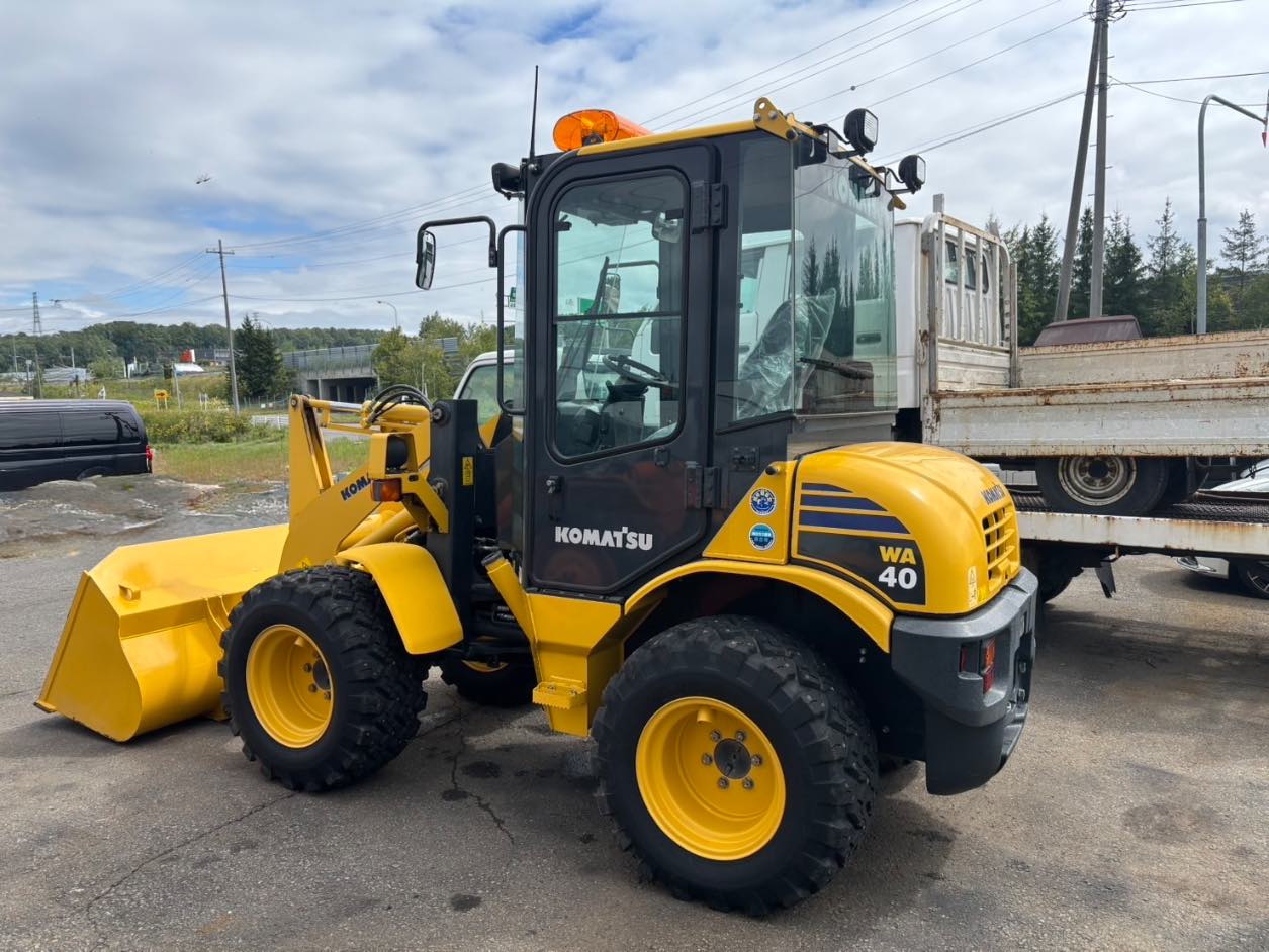 KOMATSU WA40-6 — undefined
