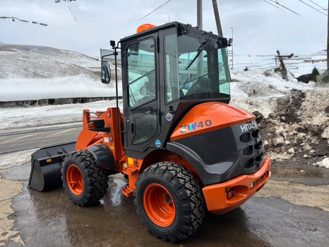 HITACHI ZW40-5B