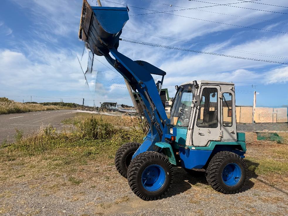 KOMATSU WA40-3E — undefined