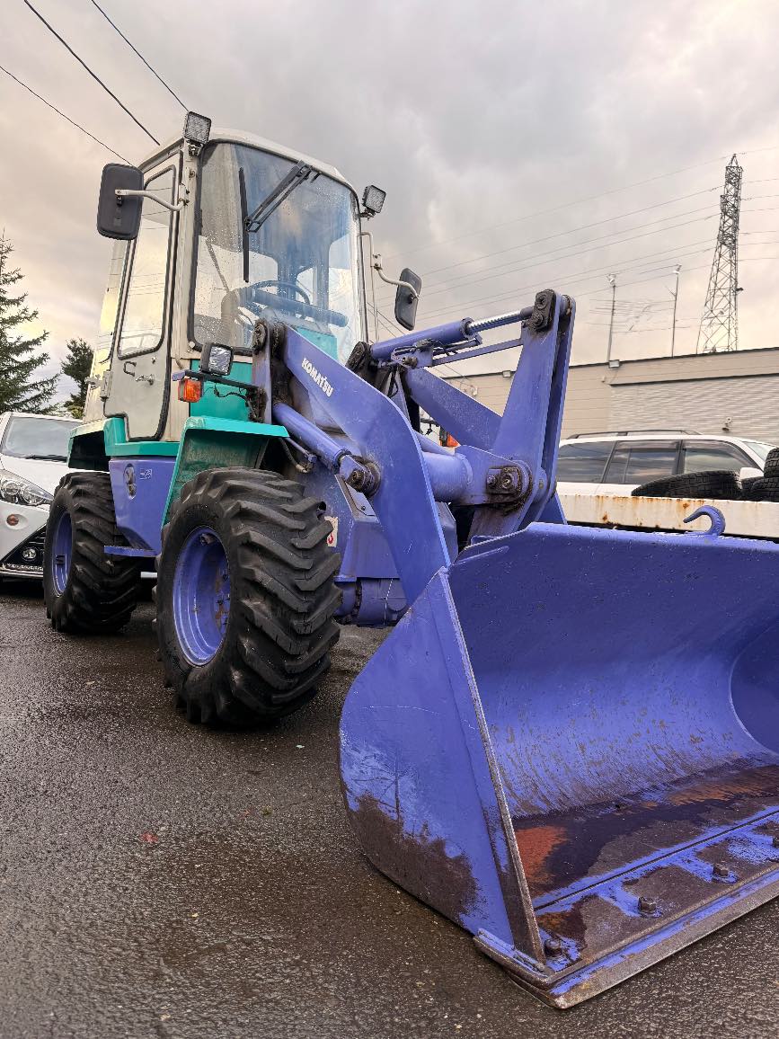 KOMATSU WA30-5 — undefined