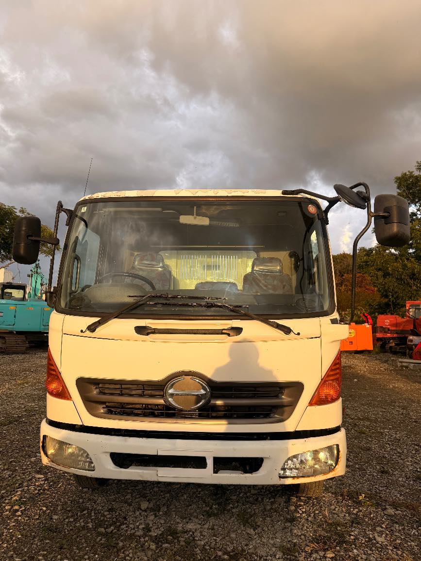 HINO 4TON DUMP