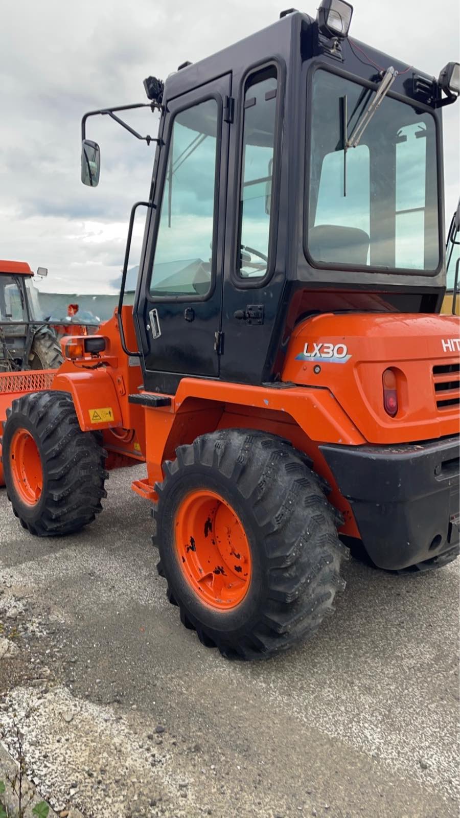 HITACHI LX30-3 — undefined