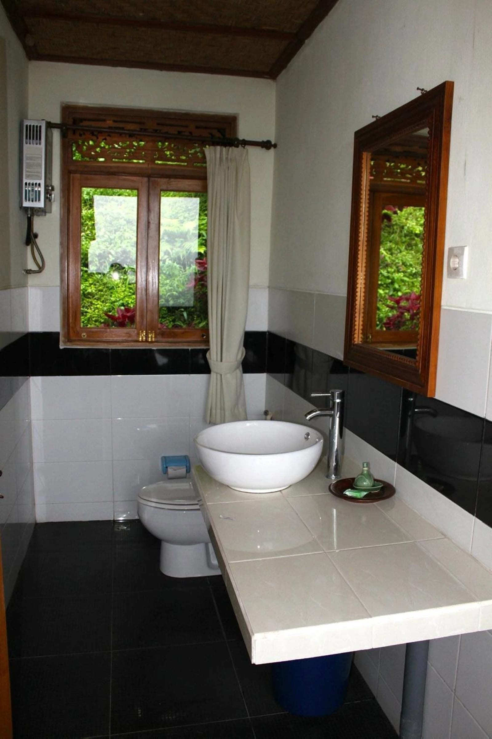 En-Suite Bathroom