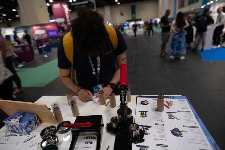 assembling a button