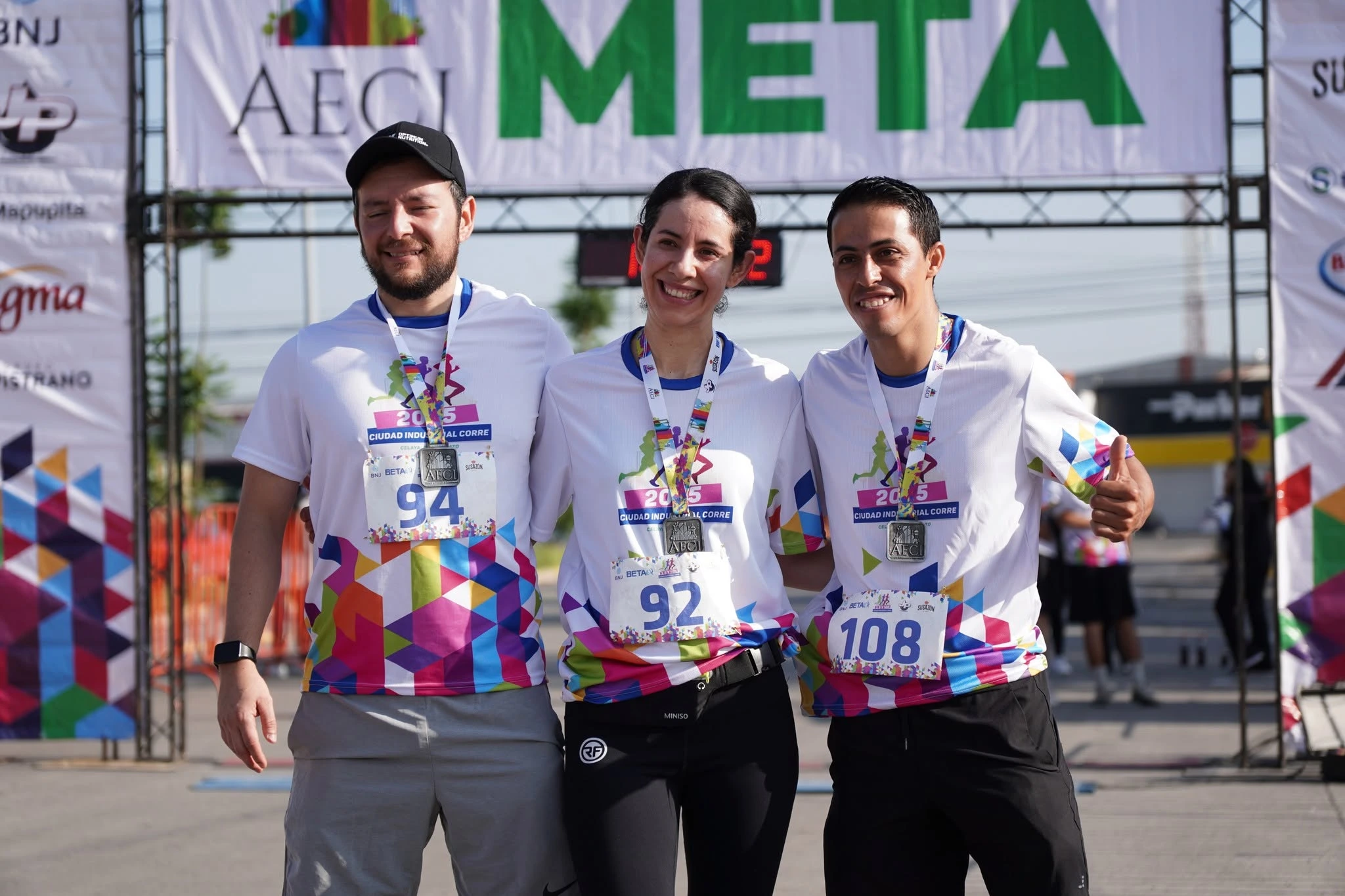 Participantes corriendo en Ciudad Industrial Corre