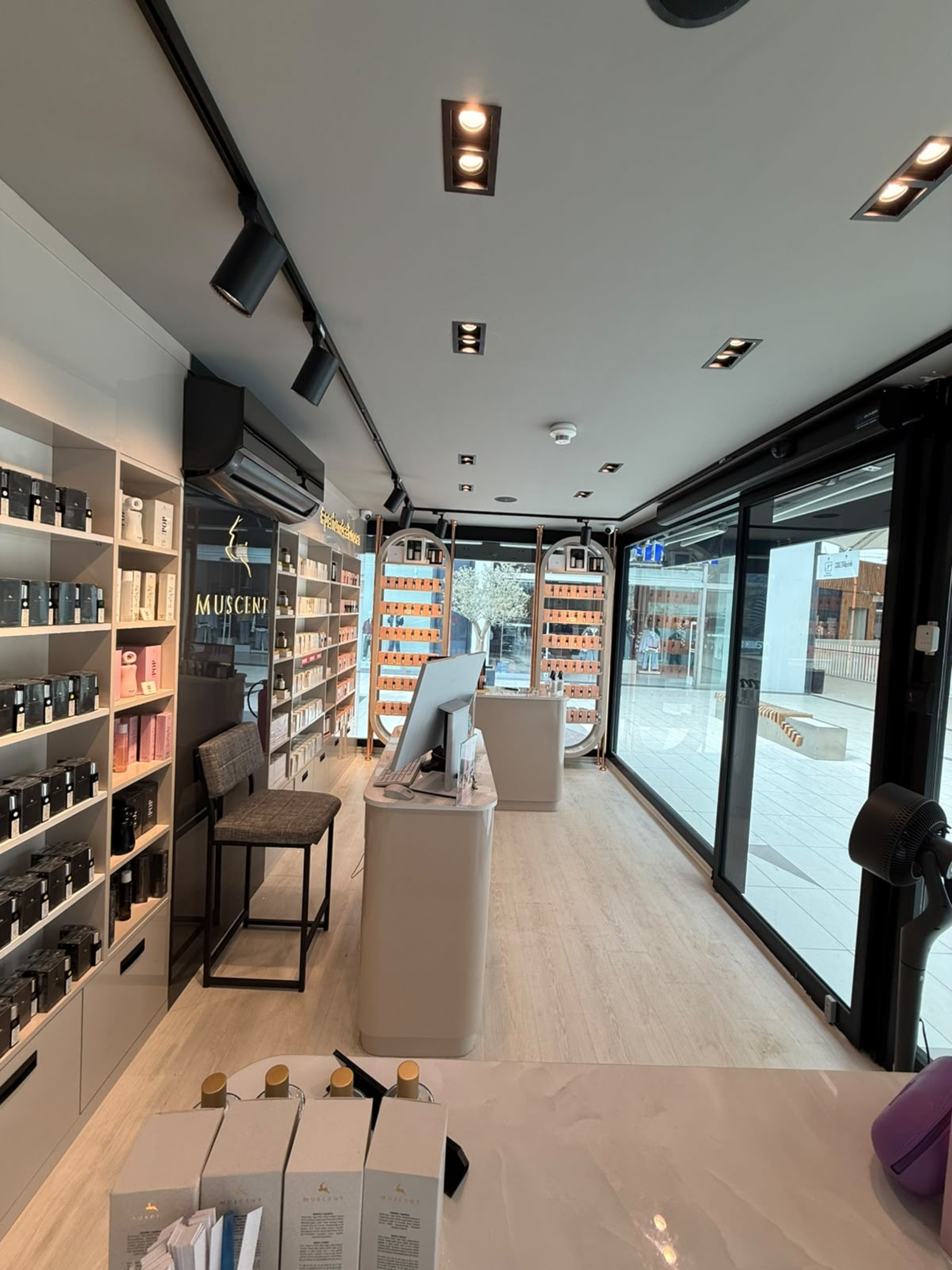 Muscent Kiosk Gallery 6