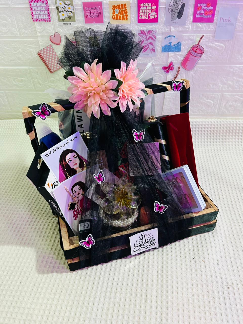 Gift basket for GIRLS | Branded items photo 4