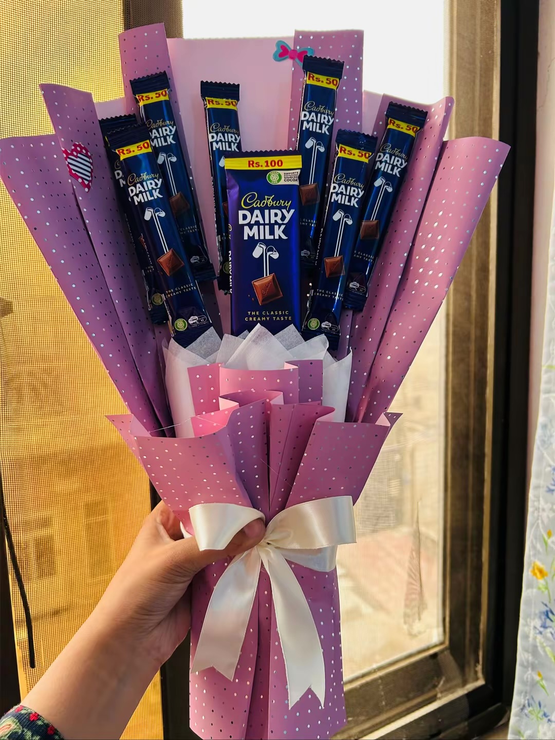 Deal ( Flower and Chocolate Bouquet with handmade Cards) photo 4
