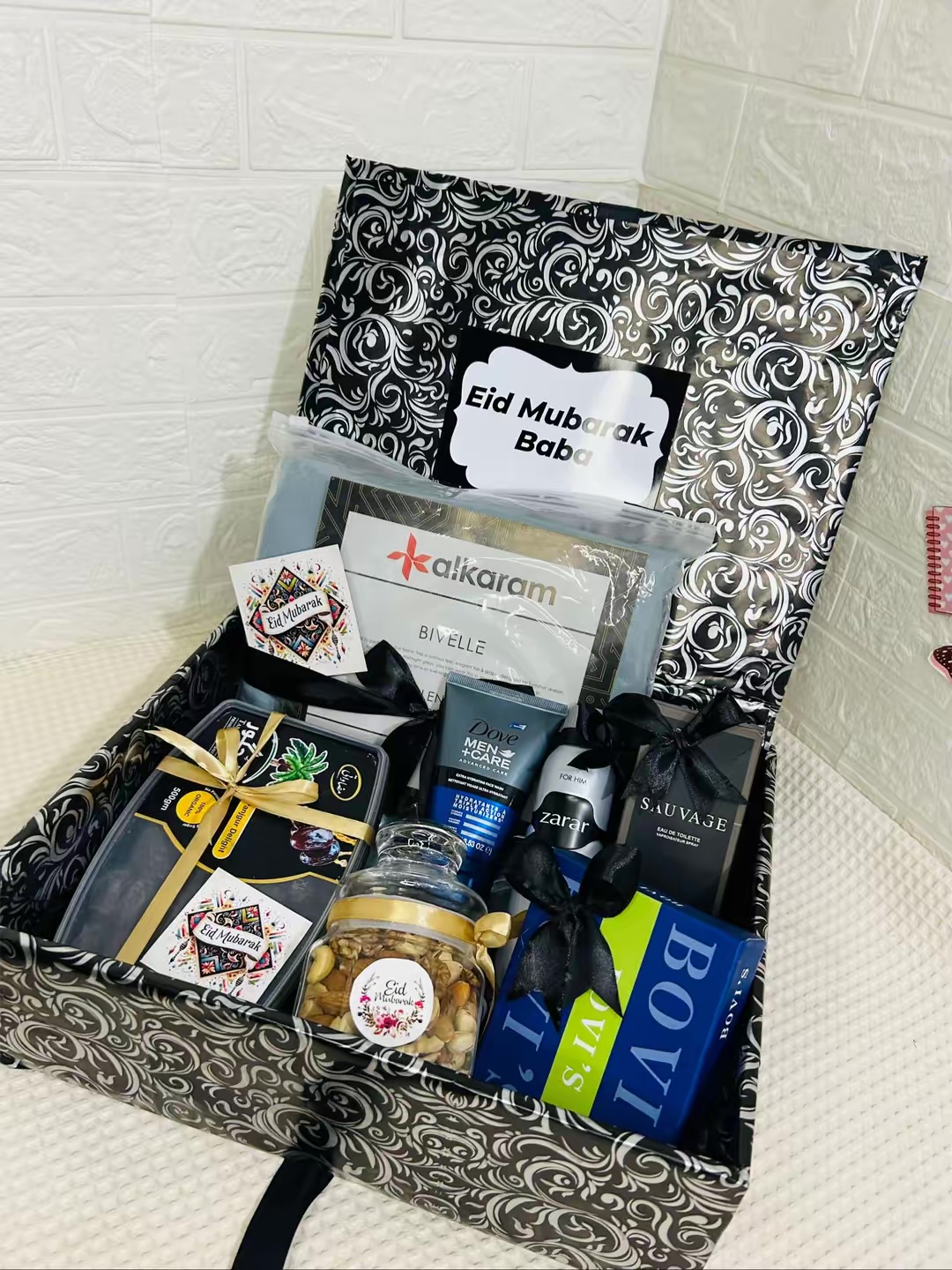 Mens Gift Box | Customisable photo 3