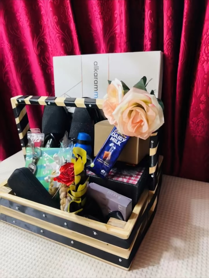 Premium Quality Mens Gift Basket including Brandes Stuff photo 3