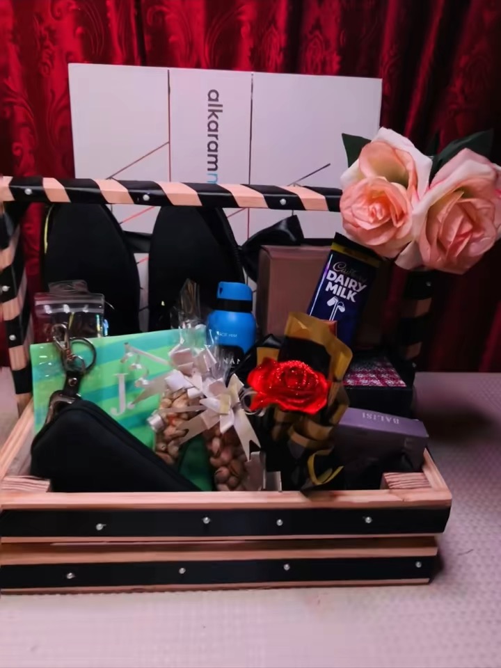 Premium Quality Mens Gift Basket including Brandes Stuff photo 4