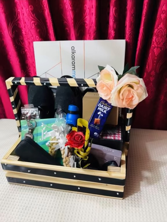 Premium Quality Mens Gift Basket including Brandes Stuff photo 2