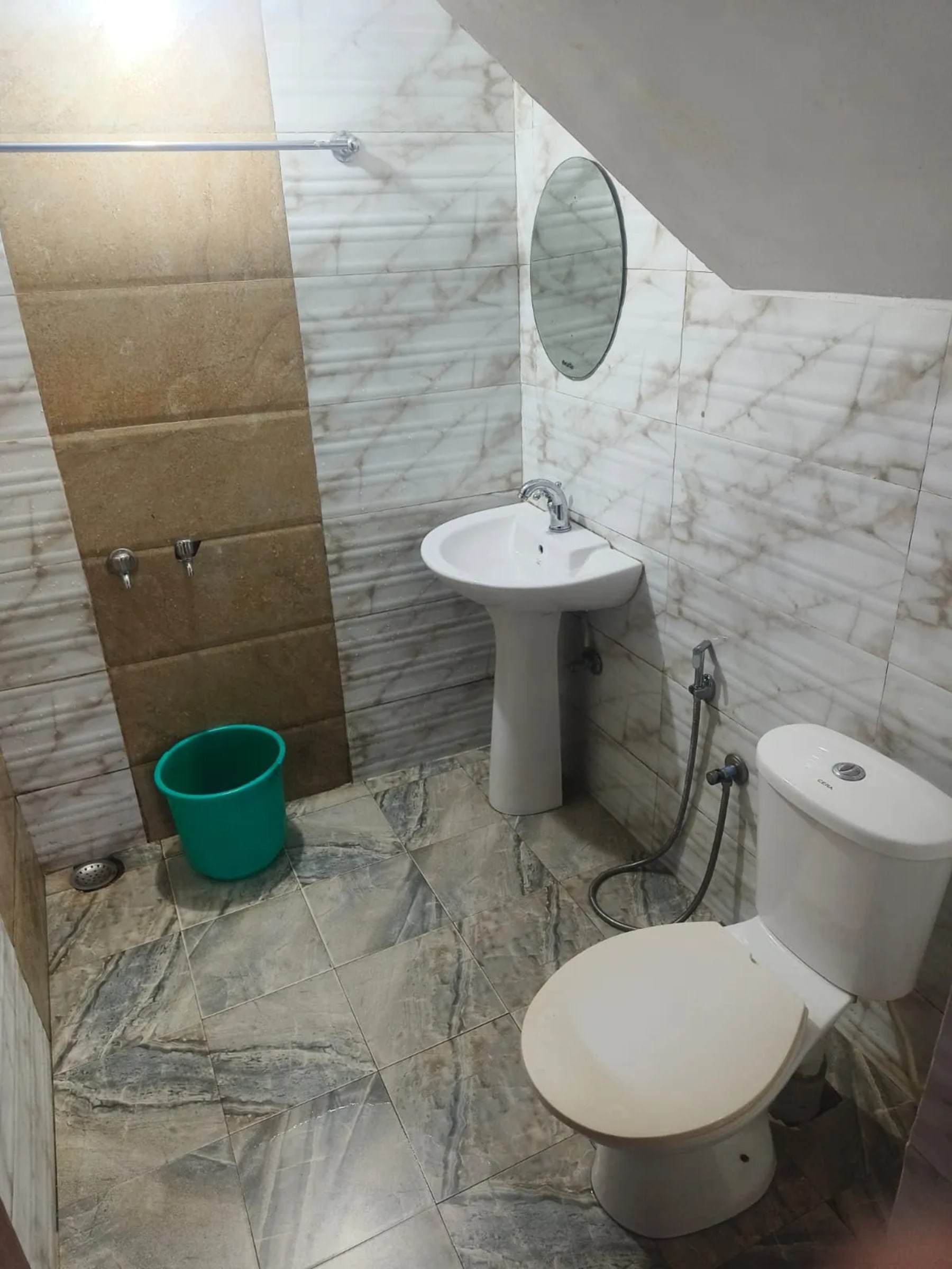 Bathroom at Royal Aviary Cottage in Ooty