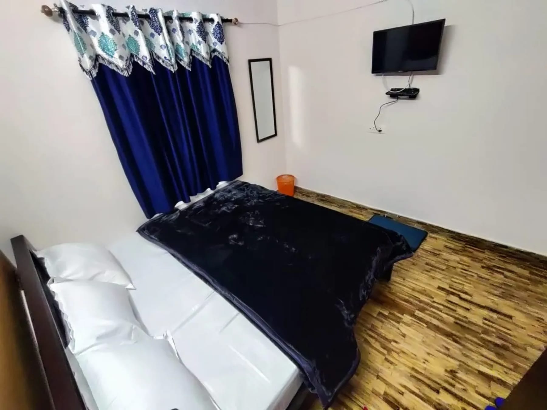Comfortable bedroom in Ooty Horizon Heights apartment