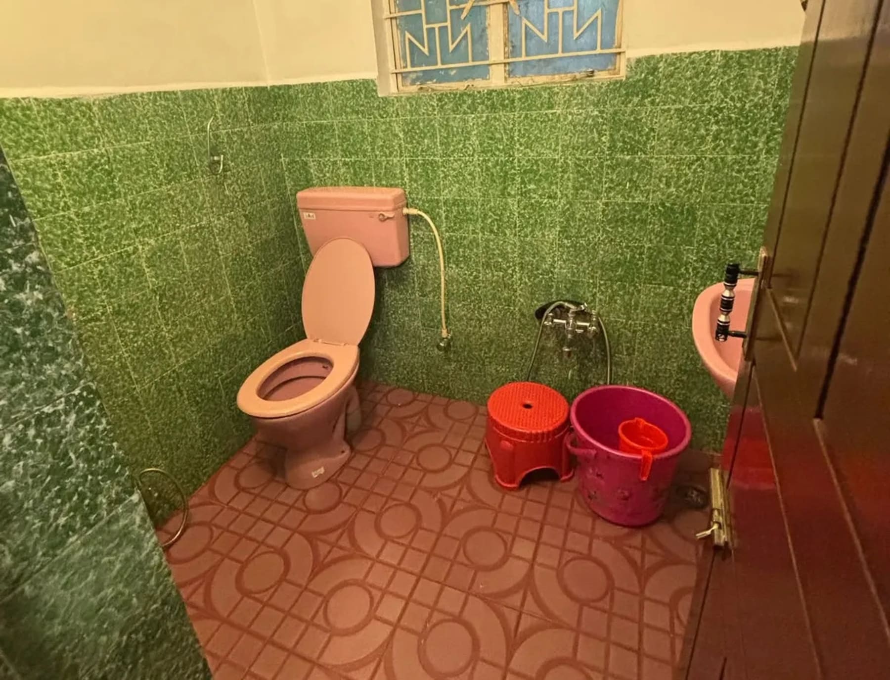 Clean bathroom at PSR Rooms Ooty