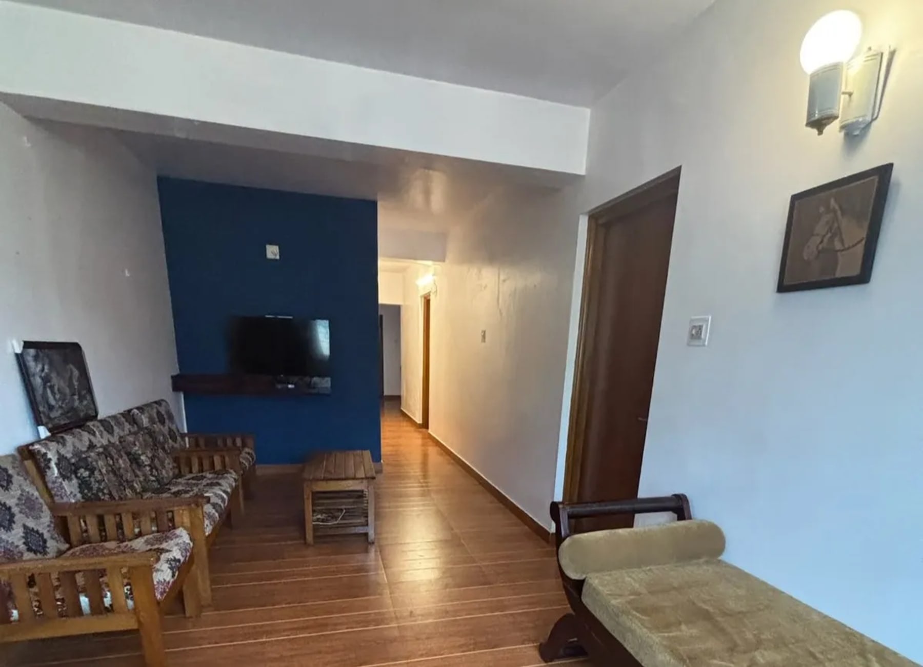 Comfortable bedroom at PSR Cottage in Ooty