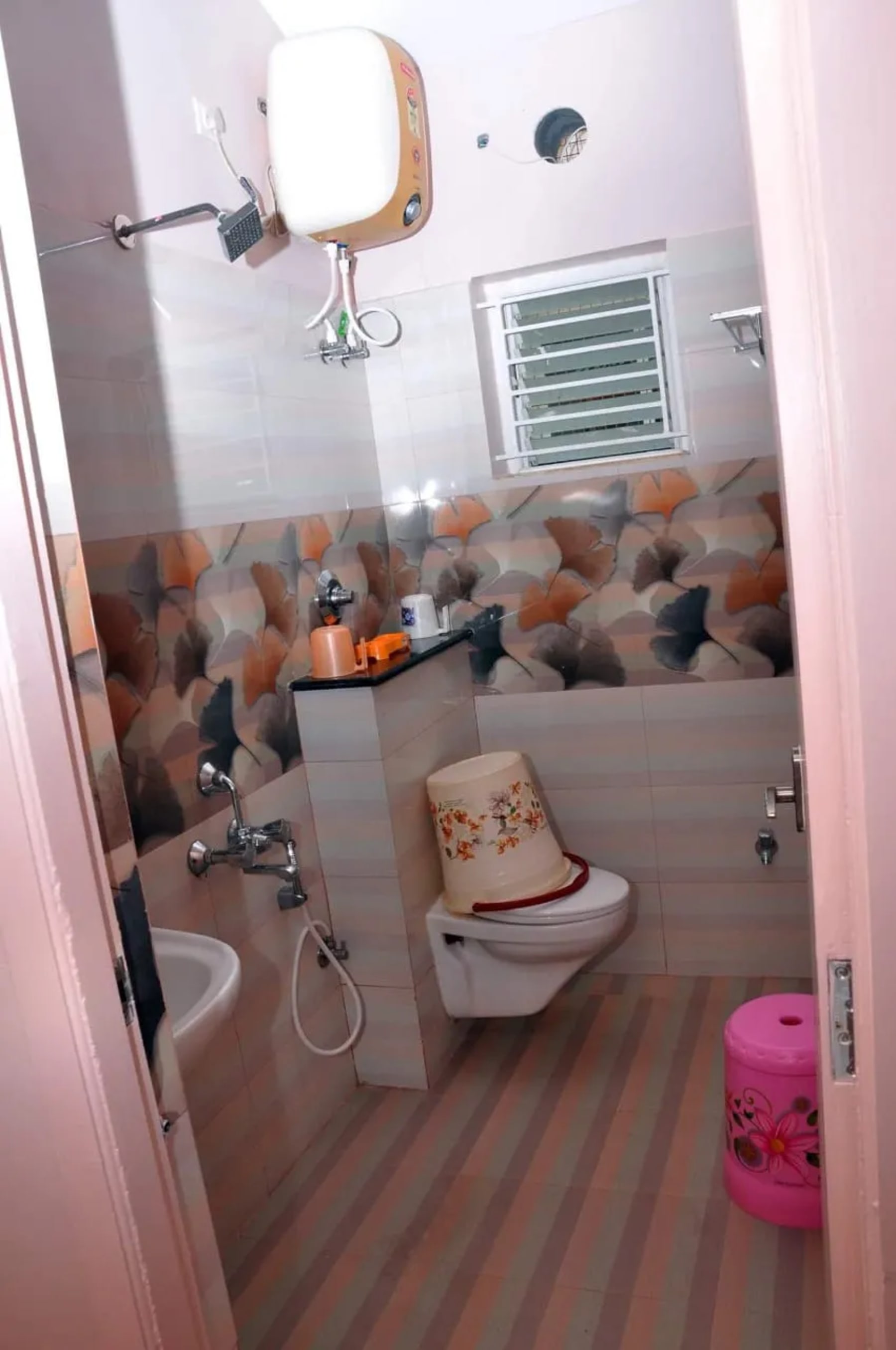 Bathroom at Moongil Ilam Homestay Ooty