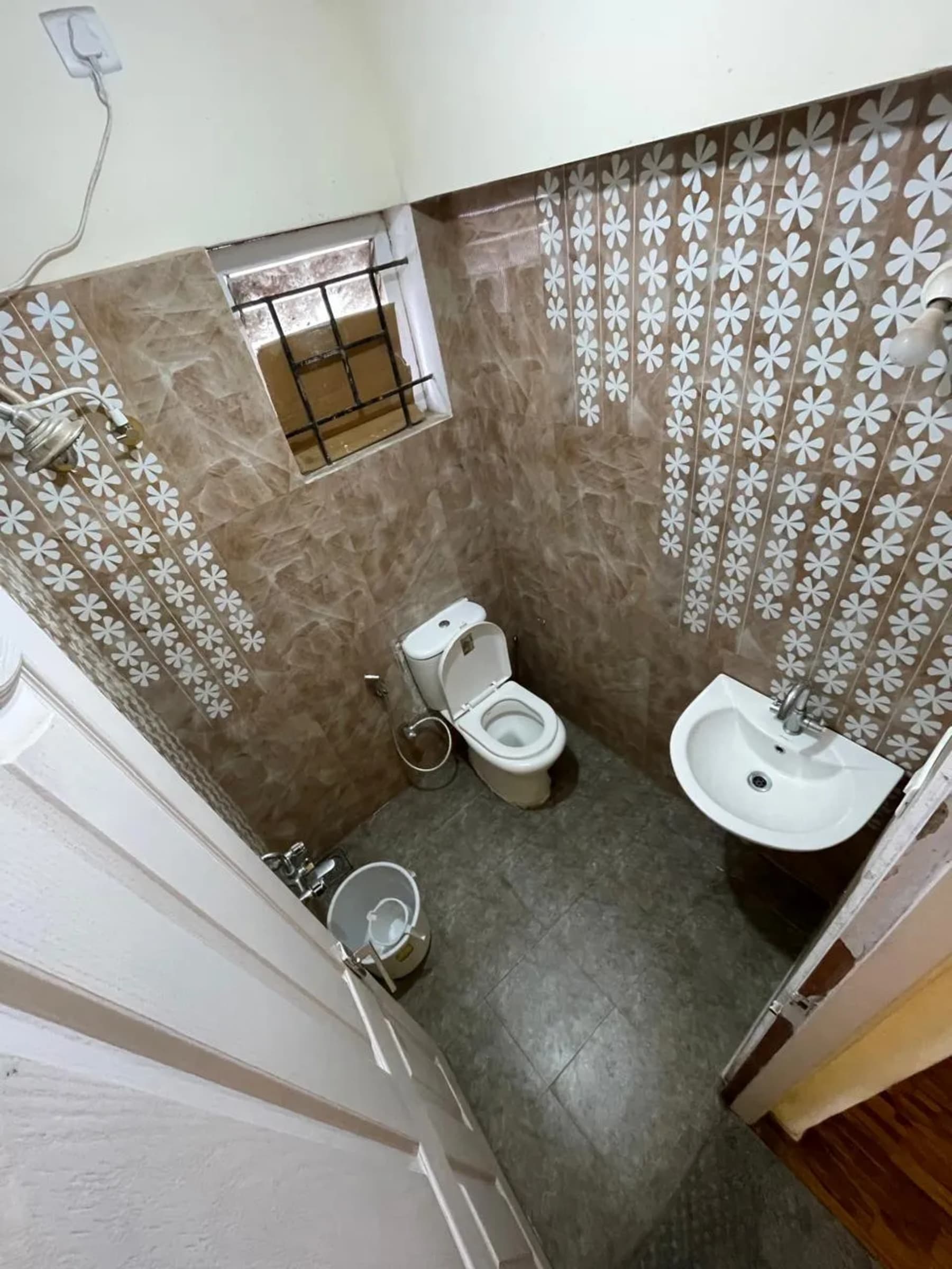 Bathroom at Ooty Dream Weaver Cottage Ooty