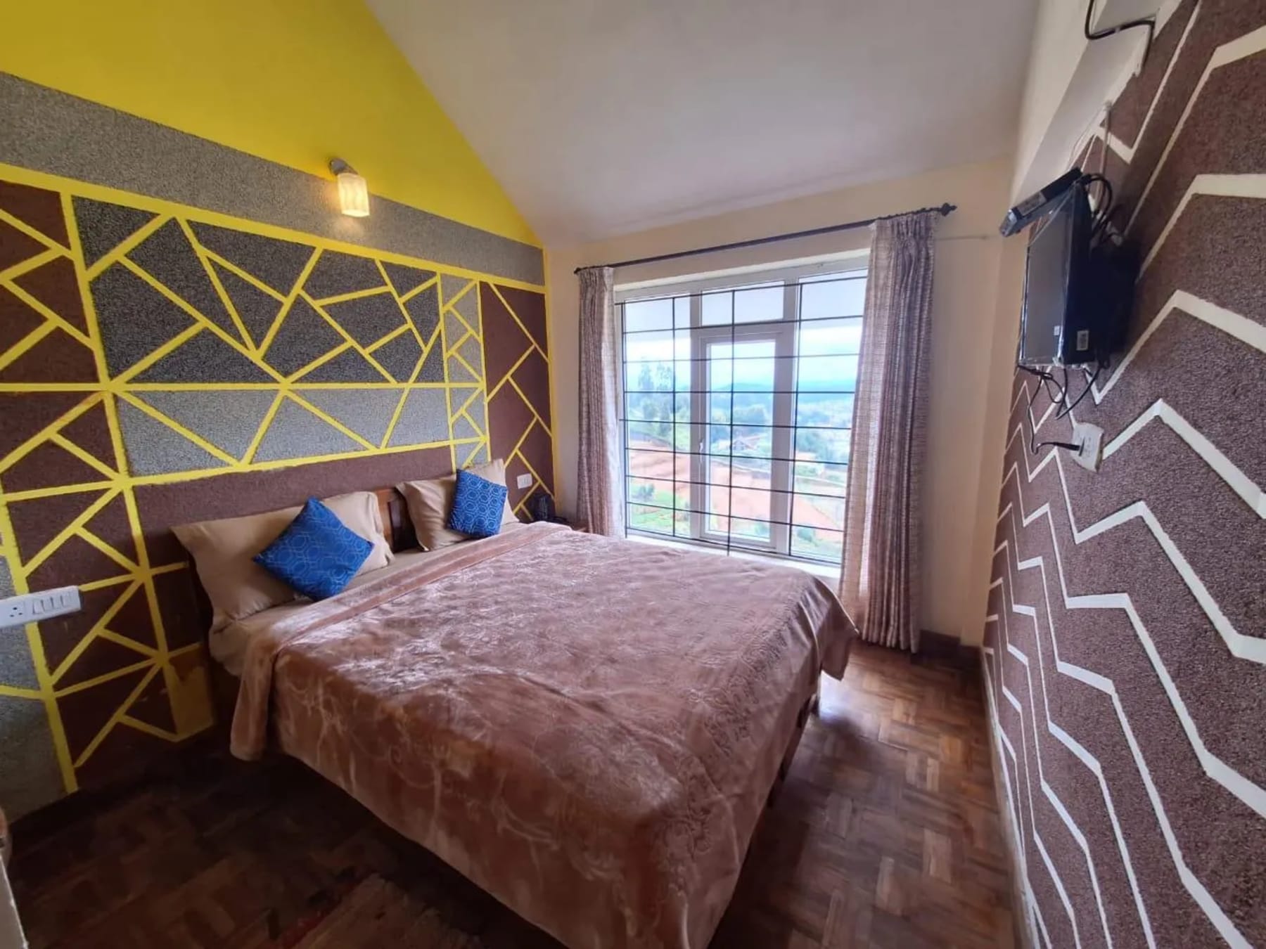 Comfortable bedroom in Ooty Dream Weaver Cottage