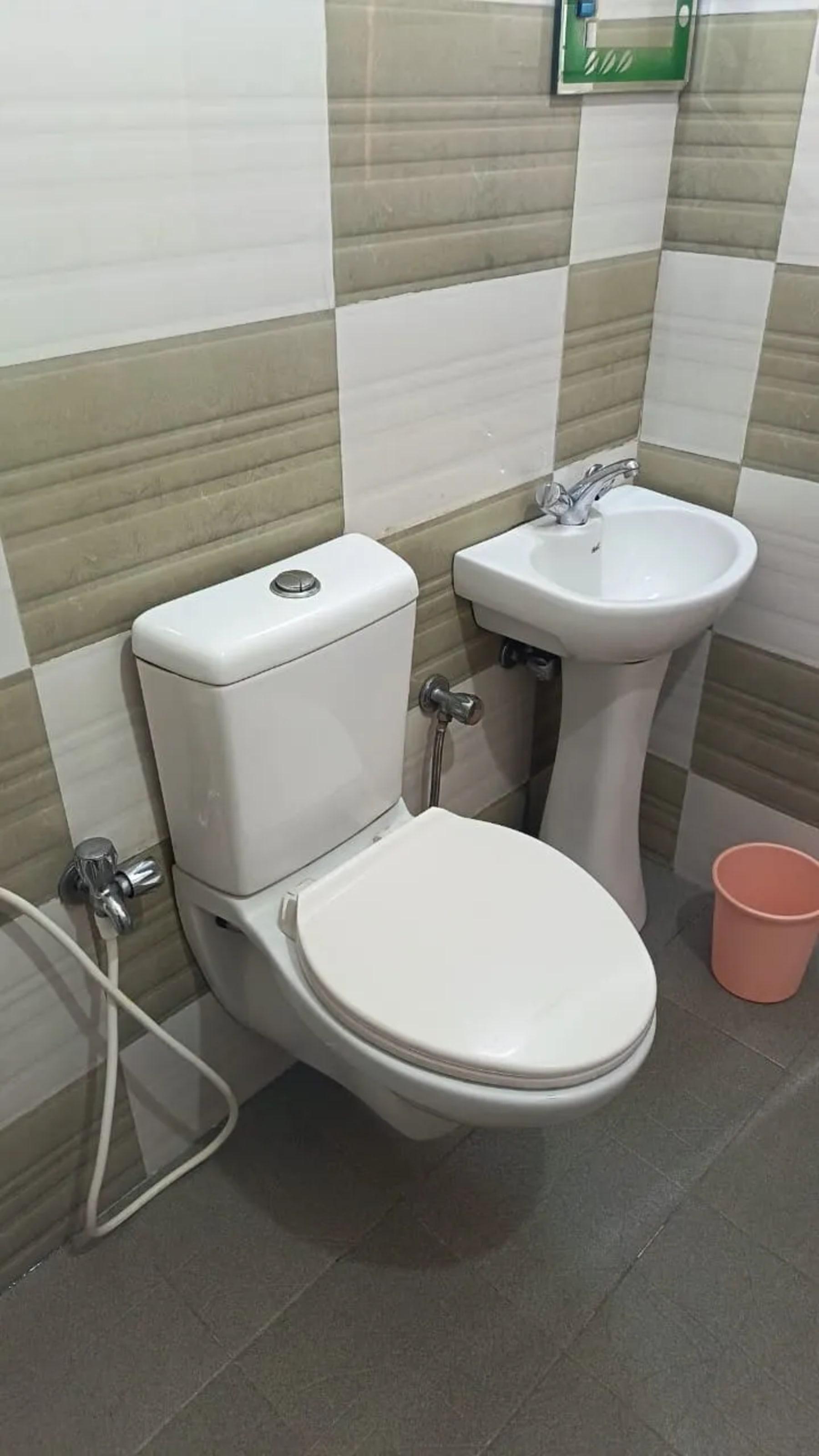 Well-maintained bathroom at ADK Royal Park Inn Ooty