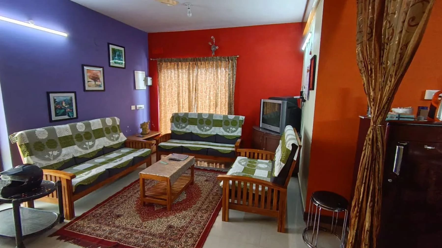 Clean and cozy bedroom at ADK Royal Park Inn Ooty